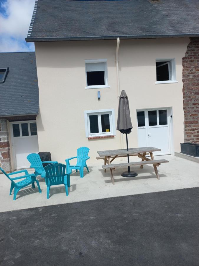 Petite Maison Proche Centre * Bréhal